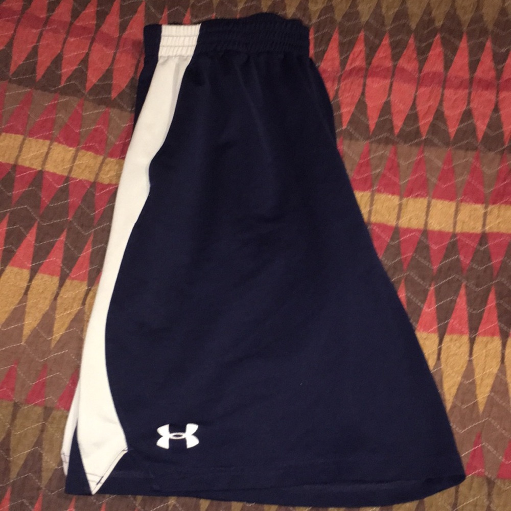 UNDER ARMOR GYM SHORTS